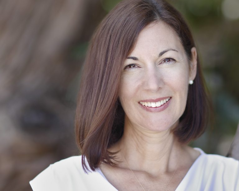 Best college essay tutors image